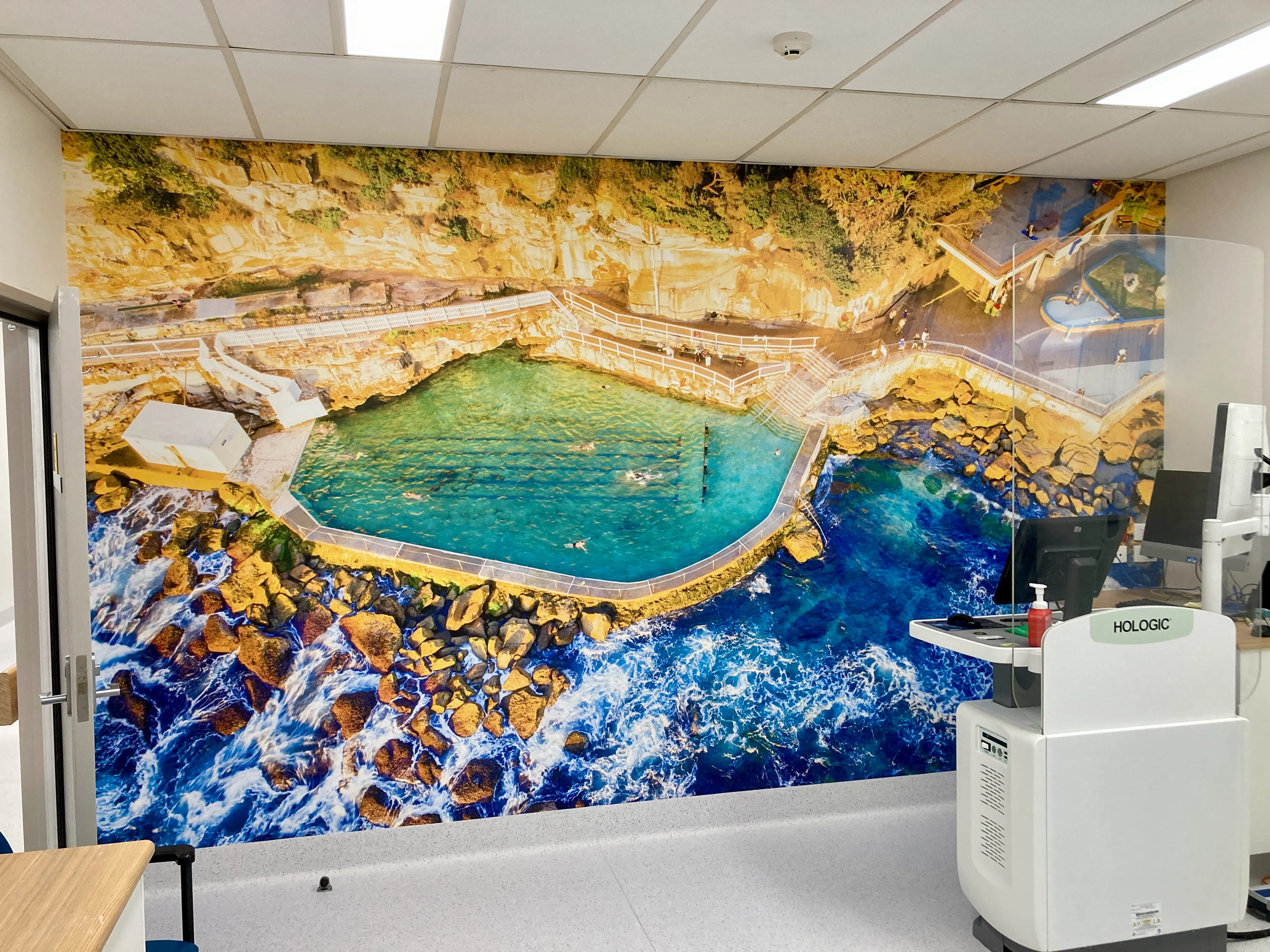 Rockpool photo ((C) Glenn Duffus) as wallpaper mural in Mammography room at Randwicdk Hospital